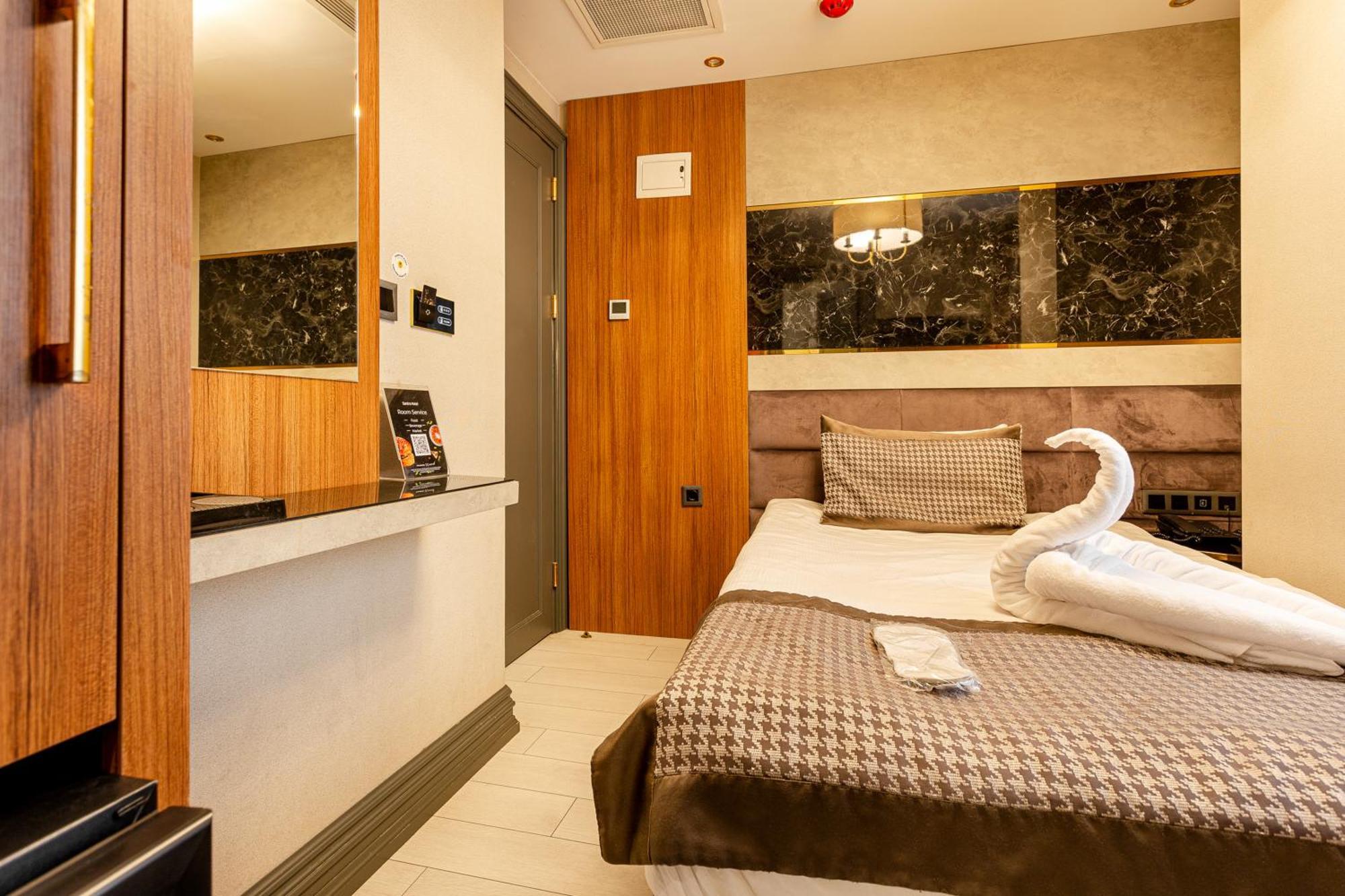 Otel Santra