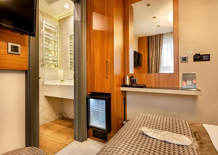 Santra Hotel